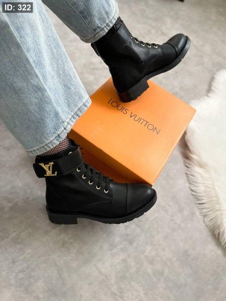 LV اسود دهبي